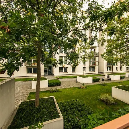 Korunni Dvur 130m2, 2 Free Parkings