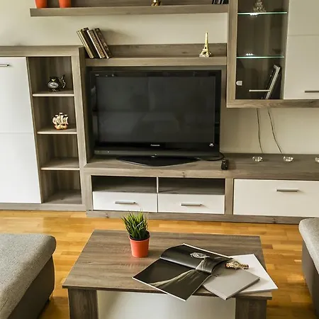 Spacious 130 M2 Near Center 2 Free Parking