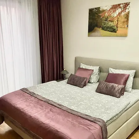 Spacious 130 M2 Near Center 2 Free Parking Praag