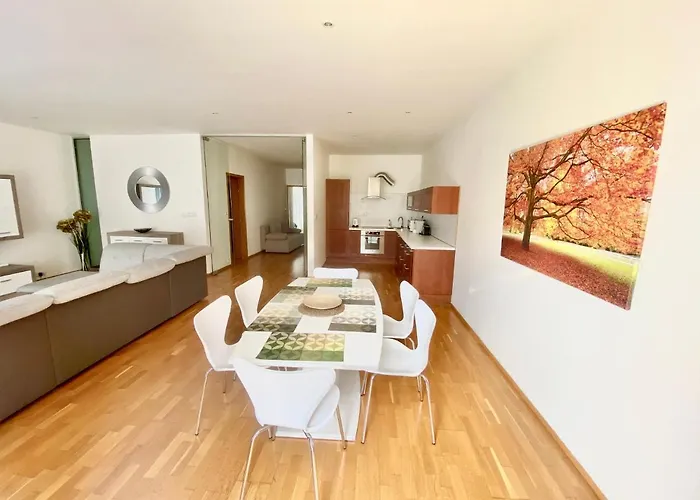 Appartement Spacious 130 M2 Near Center 2 Free Parking Praag