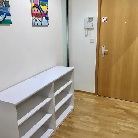Korunni Dvur 130m2, 2 Free Parkings