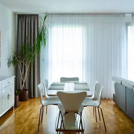 Spacious 130 M2 Near Center 2 Free Parking *