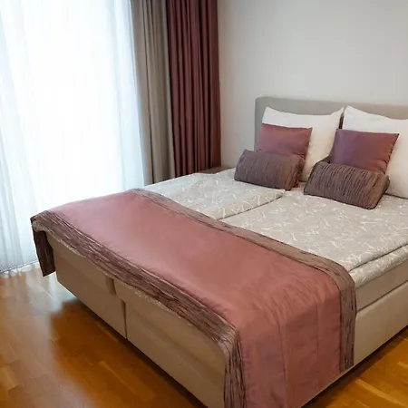 Spacious 130 M2 Near Center 2 Free Parking