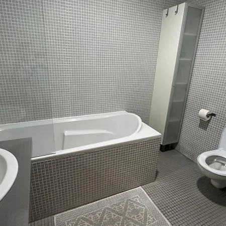 Spacious 130 M2 Near Center 2 Free Parking *