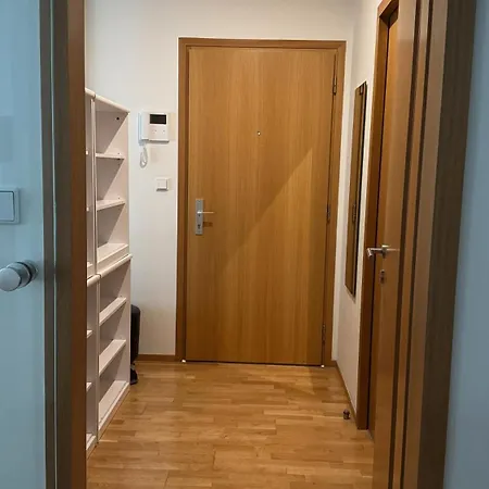Spacious 130 M2 Near Center 2 Free Parking Apartment Prague