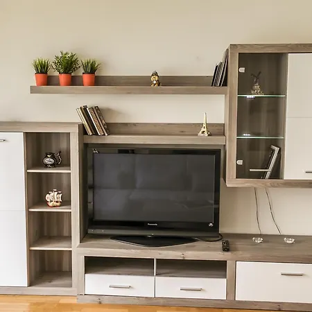 Apartment Korunni Dvur, 2 Free Parkings *