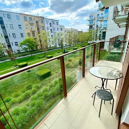 Korunni Dvur, 2 Free Parkings Apartment Prague