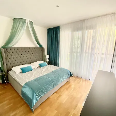 Apartment Korunni Dvur, 2 Free Parkings *