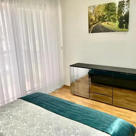 Apartment Korunni Dvur, 2 Free Parkings *