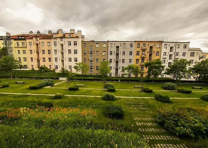 Korunni Dvur 130m2, 2 Free Parkings Lägenhet