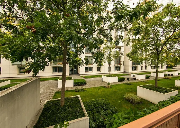 Korunni Dvur 130m2, 2 Free Parkings