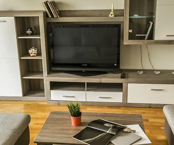 Korunni Dvur 130m2, 2 Free Parkings