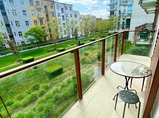 Korunni Dvur 130m2, 2 Free Parkings Lägenhet Prag