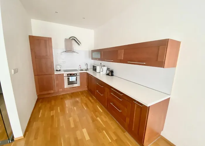 Korunni Dvur 130m2, 2 Free Parkings Lägenhet