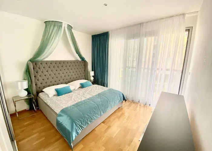 Lägenhet Korunni Dvur 130m2, 2 Free Parkings *