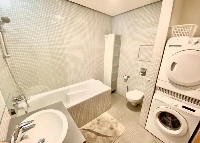 Lägenhet Korunni Dvur 130m2, 2 Free Parkings Prag