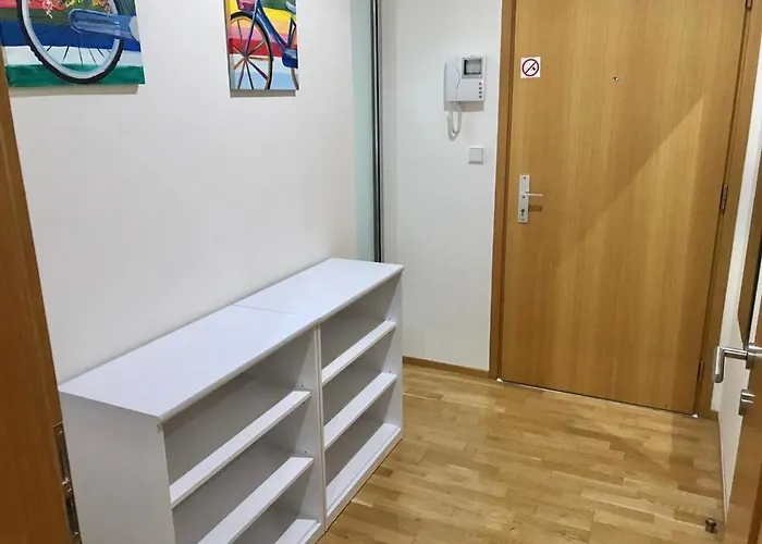 Korunni Dvur 130m2, 2 Free Parkings