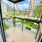 Spacious 130 M2 Near Center 2 Free Parking Apartamento *